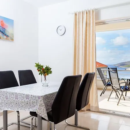 Apartament Nina *