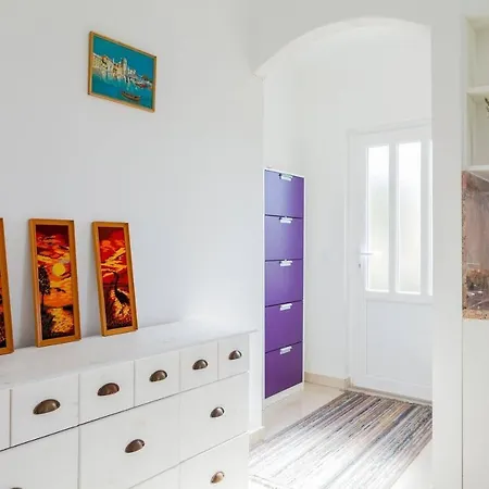 Apartament Nina Čara