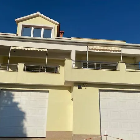Nina Apartament *