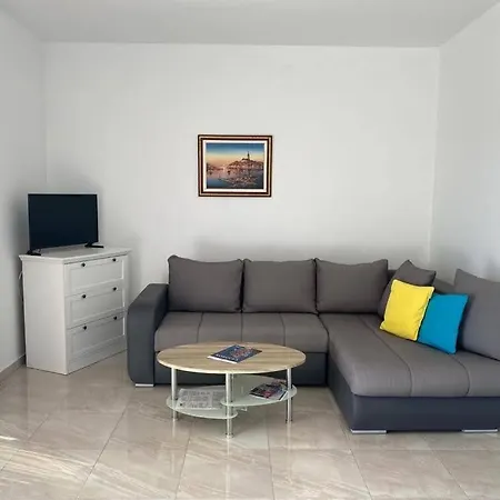 Nina Apartament
